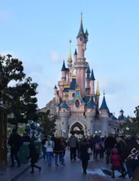 cât costă biletele la disneyland în paris