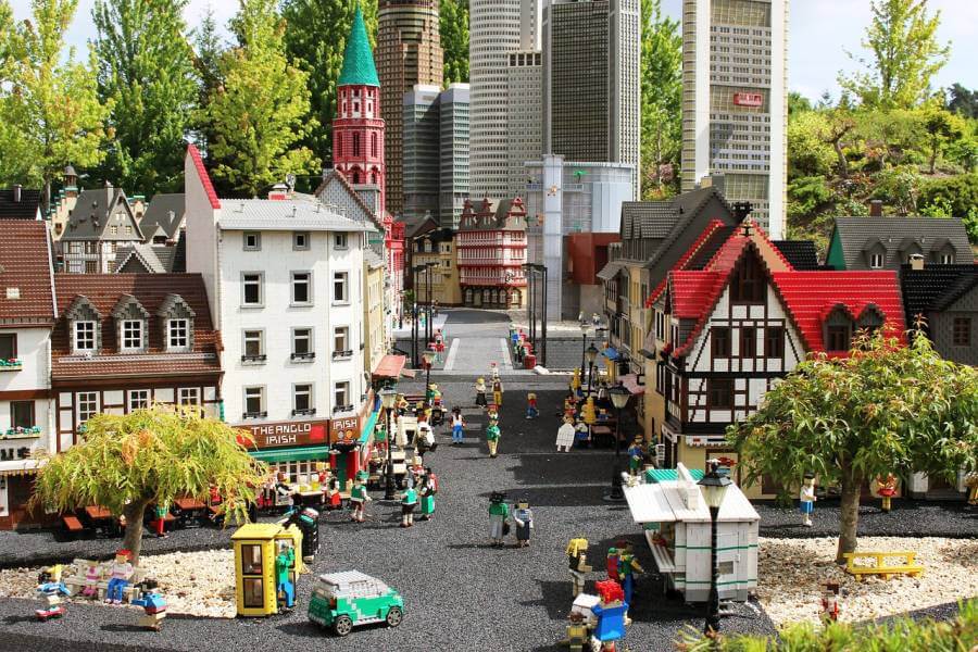 strada orașului legoland