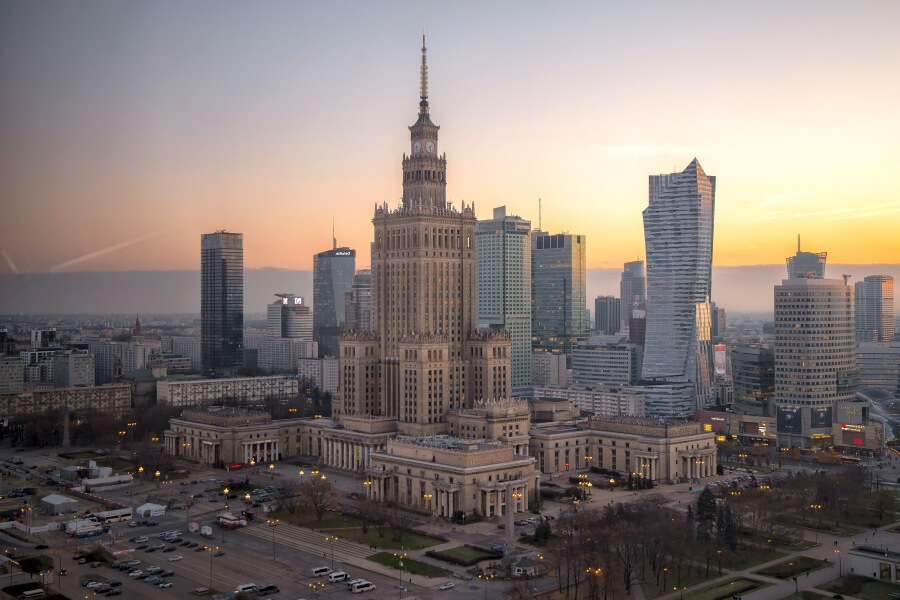 palatul culturii din Varșovia vedere a întregii clădiri