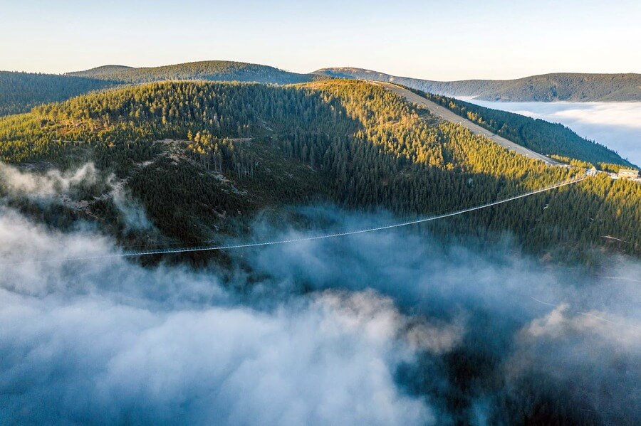 podul cerului vedere și nori