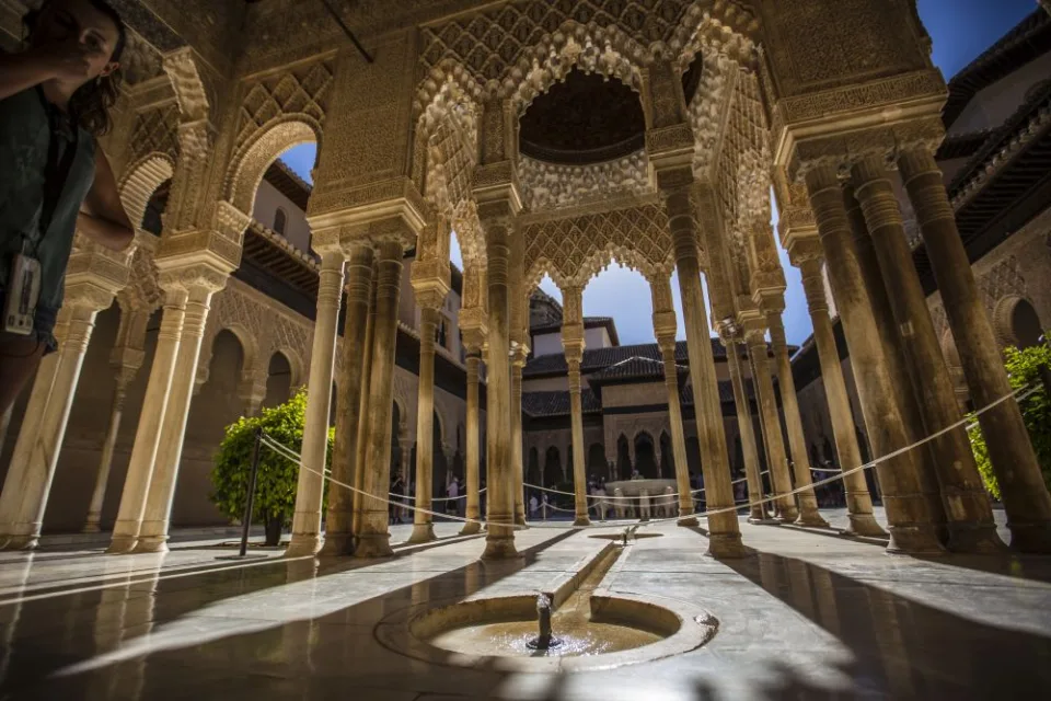 interior alhambra